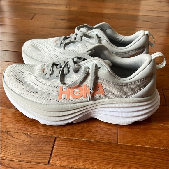 Hoka Women’s Bondi 8 (Sz. 9) - Picture 1 of 7
